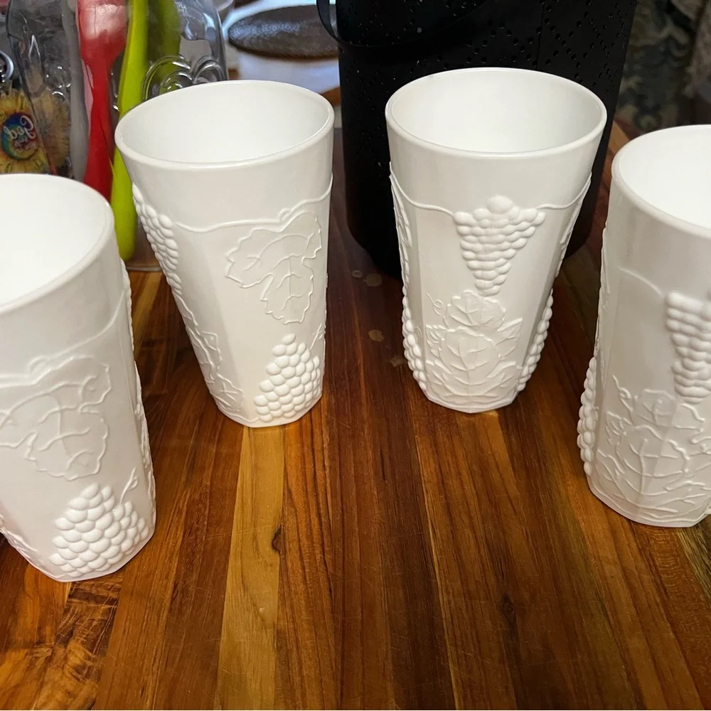 Vintage Milk Glass Grape Vine Tumblers – Set of 4